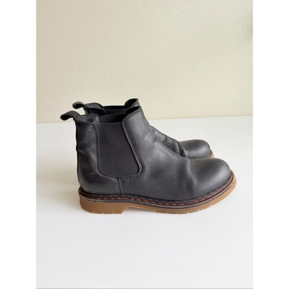 Avellini Black Leather Chelsea Boots size 37 /6.5 US